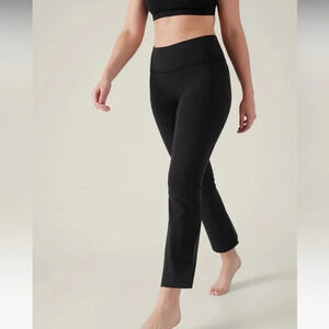 Athleta Transcend High Rise Straight Crop Leggings with Pockets in Black XS